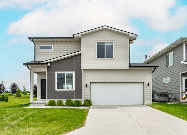 Property at 4669 171st St, Urbandale, IA 50323, 3 beds, 2.5 baths