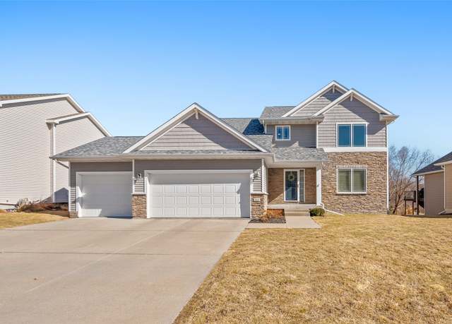 Property at 3619 Brook Run Dr, Des Moines, IA 50317, 4 beds, 2.5 baths