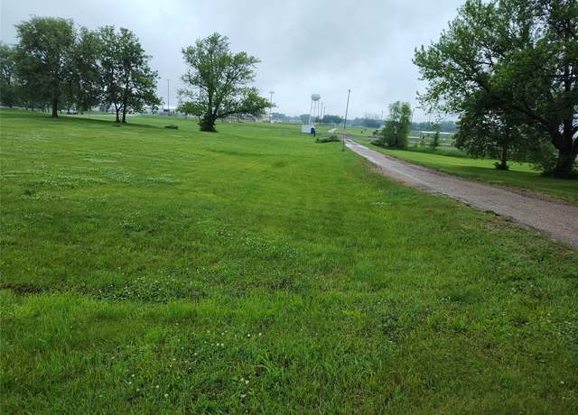 Property at 1015 SE 5th St, Stuart, IA 50250