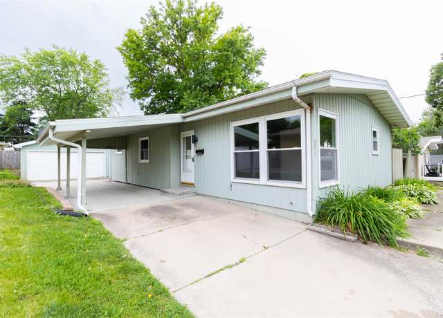 Property at 2519 E Tiffin Ave, Des Moines, IA 50317, 3 beds, 2.5 baths