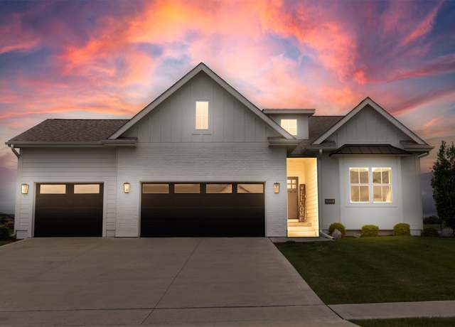 Property at 5018 NE Seneca Dr, Ankeny, IA 50021, 5 beds, 3 baths