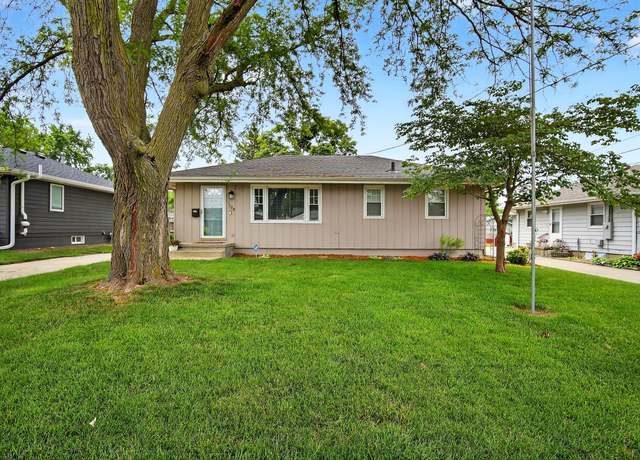 Property at 7108 Winston Ave, Urbandale, IA 50322, 3 beds, 2 baths