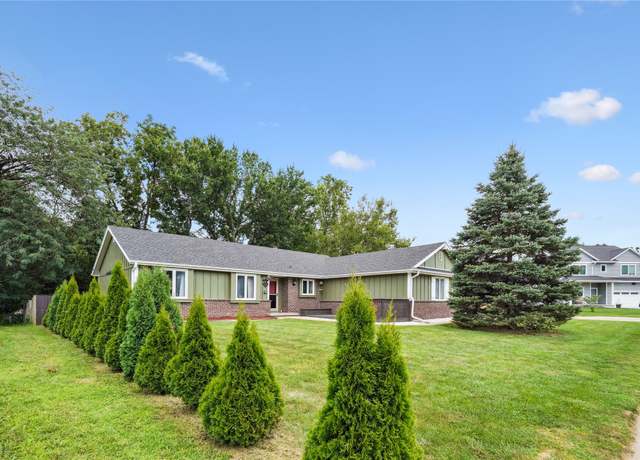 Property at 3921 48th St, Des Moines, IA 50310, 3 beds, 3 baths