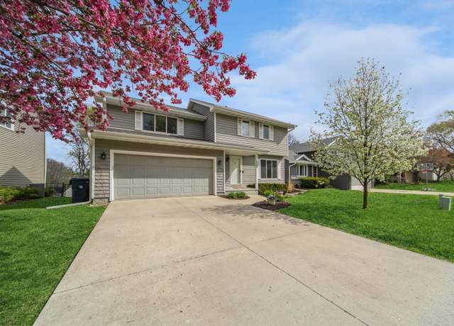 Property at 7059 Plum Dr, Urbandale, IA 50322, 4 beds, 2.5 baths