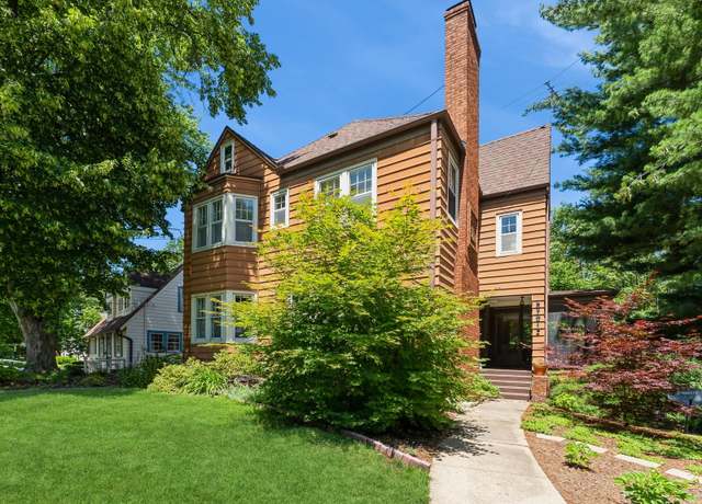 Property at 5701 Waterbury Cir, Des Moines, IA 50312, 4 beds, 1.5 baths