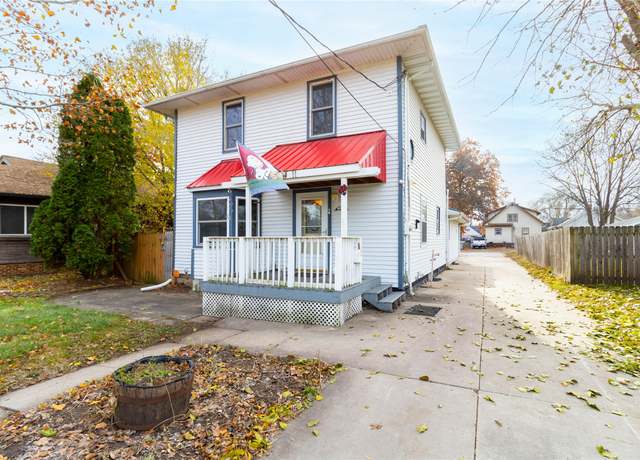 Property at 2325 Des Moines St, Des Moines, IA 50317, 2 beds, 2 baths