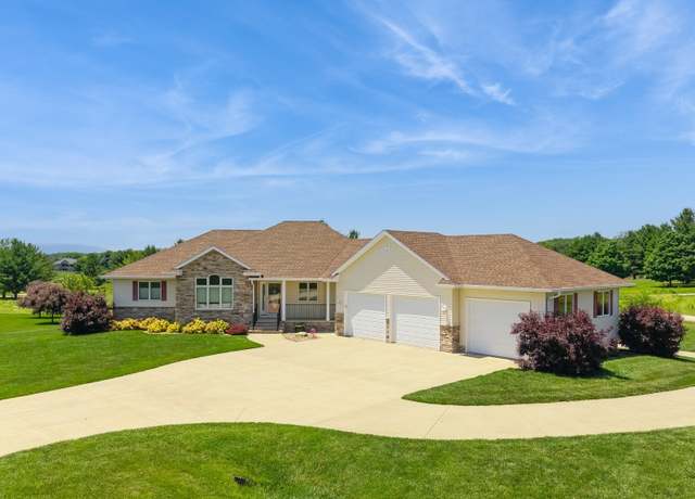Property at 26255 Country Side Dr, Adel, IA 50003, 4 beds, 2.5 baths