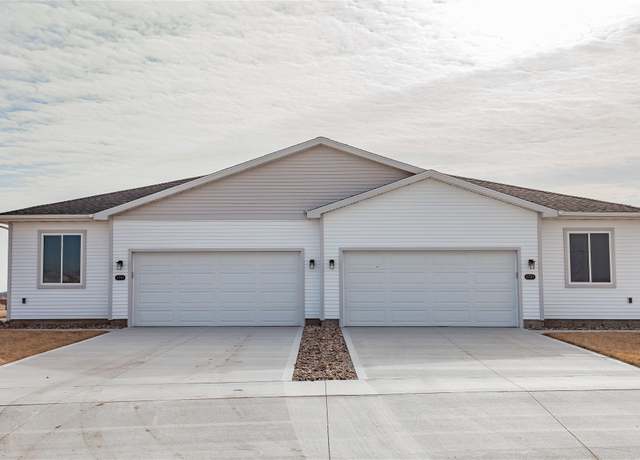Property at 2737 13th St NE, Bondurant, IA 50035, 3 beds, 3 baths