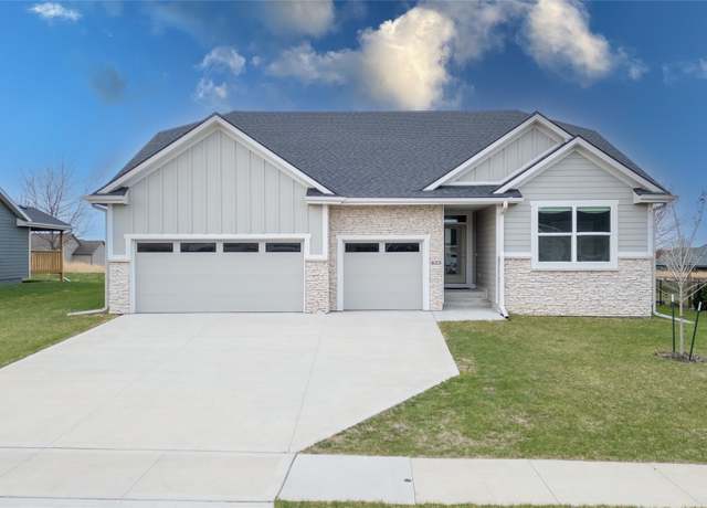 Property at 623 NE 55th St, Ankeny, IA 50021, 3 beds, 2 baths
