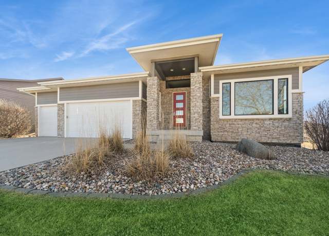 Property at 310 Abigail Ln, Waukee, IA 50263, 4 beds, 3 baths