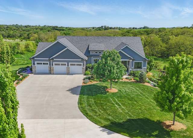 Property at 1720 Merriam Ct, Winterset, IA 50273, 4 beds, 3.5 baths