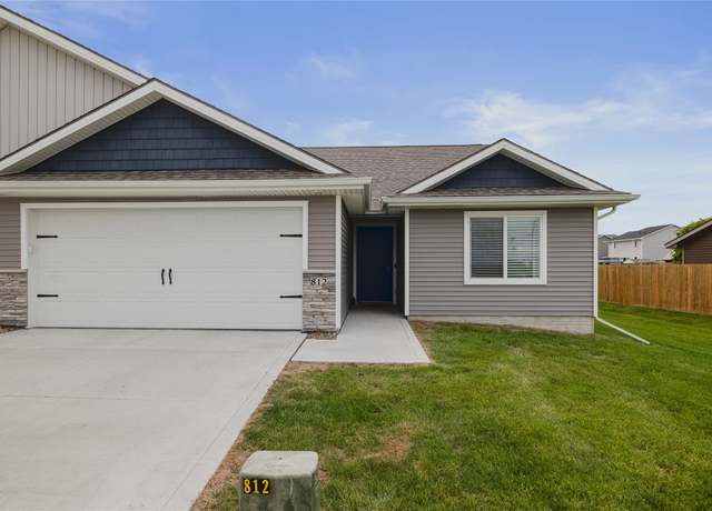 Property at 812 Juniper St NW, Bondurant, IA 50035, 3 beds, 2 baths