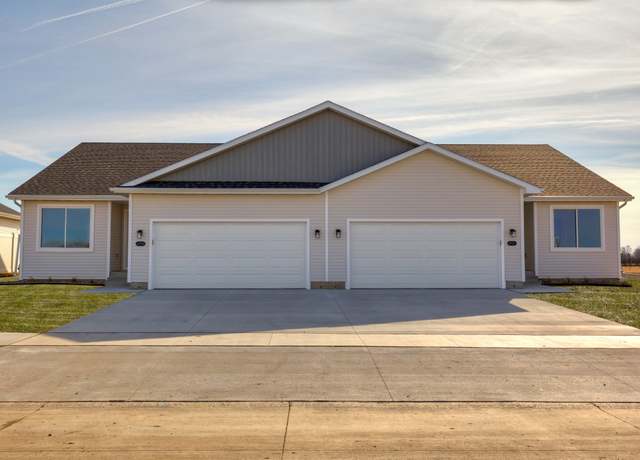 Property at 2725 13th St NE, Bondurant, IA 50035, 3 beds, 3 baths
