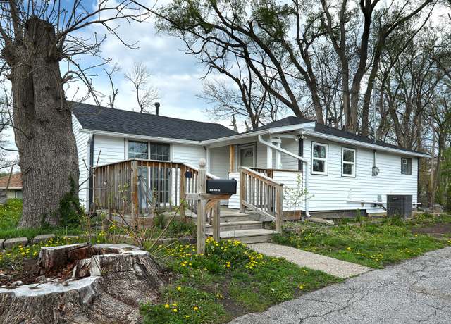 Property at 2009 63rd St, Des Moines, IA 50322, 2 beds, 1 bath
