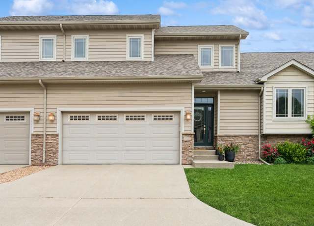 Property at 9551 Aster Ln, Johnston, IA 50131, 3 beds, 2.5 baths