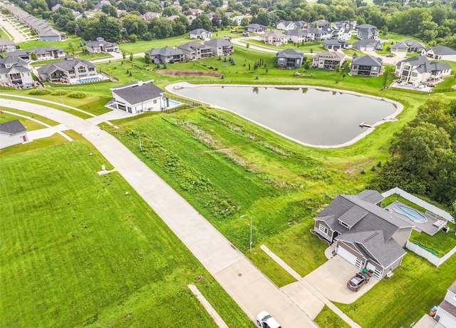 Property at 1429 25th Ave SW, Altoona, IA 50009, 5 beds, 3 baths