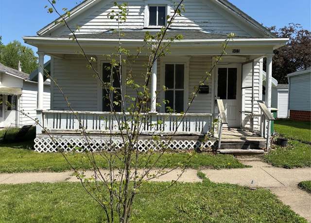 Property at 903 W Montgomery St, Creston, IA 50801, 2 beds, 1 bath