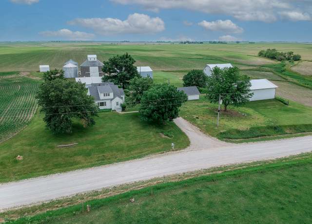 Property at 1164 200th St, Pella, IA 50219, 4 beds, 1.5 baths