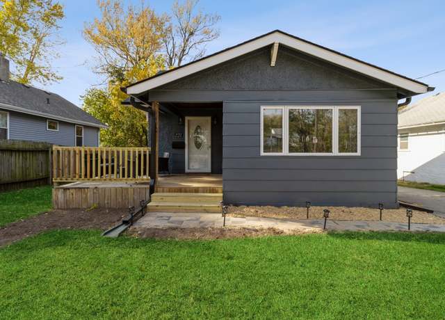 Property at 2722 Glover Ave, Des Moines, IA 50315, 2 beds, 1 bath