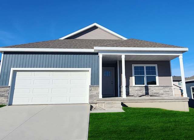 Property at 4035 2nd Ave SW, Altoona, IA 50009, 4 beds, 3 baths