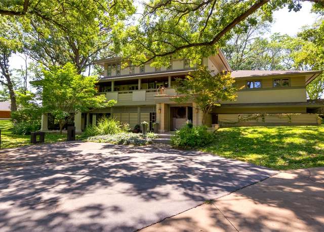 Property at 1101 S 45th Ct, West Des Moines, IA 50265, 5 beds, 3.5 baths