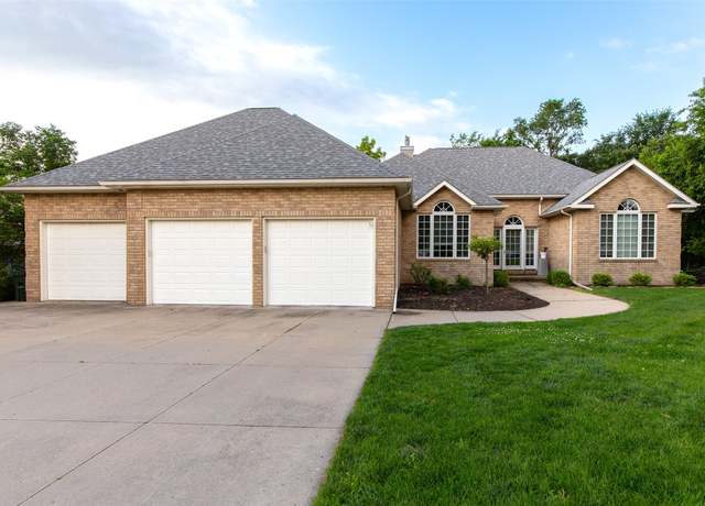 Property at 1631 Jonathan Dr, Fort Dodge, IA 50501, 6 beds, 3.5 baths