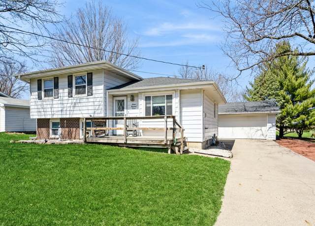 Property at 707 Northview Dr, Dallas Center, IA 50063, 4 beds, 2 baths