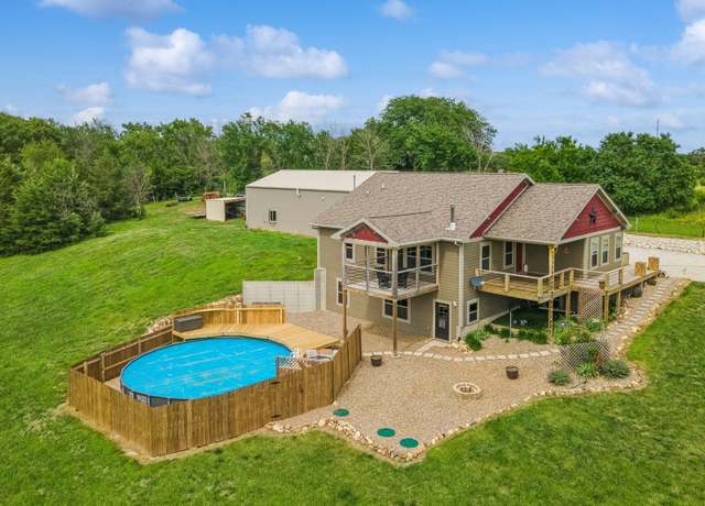 Property at 2127 Leisure Dr, Osceola, IA 50213, 4 beds, 3 baths