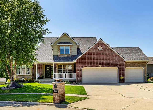 Property at 710 NW Rockcrest Cir, Ankeny, IA 50023, 4 beds, 3.5 baths