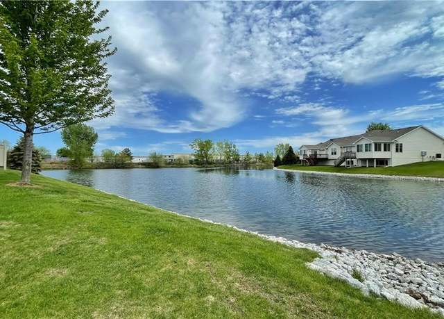 Property at 807 SE Lakeview Ln, Waukee, IA 50263, 2 beds, 2.5 baths