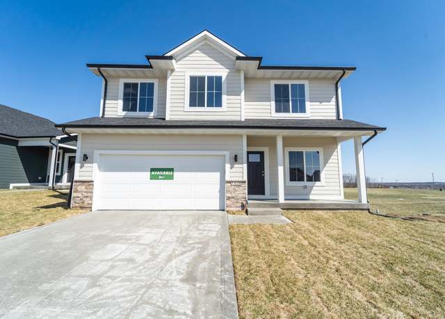 Property at 1428 S 91st St, West Des Moines, IA 50266, 4 beds, 2.5 baths