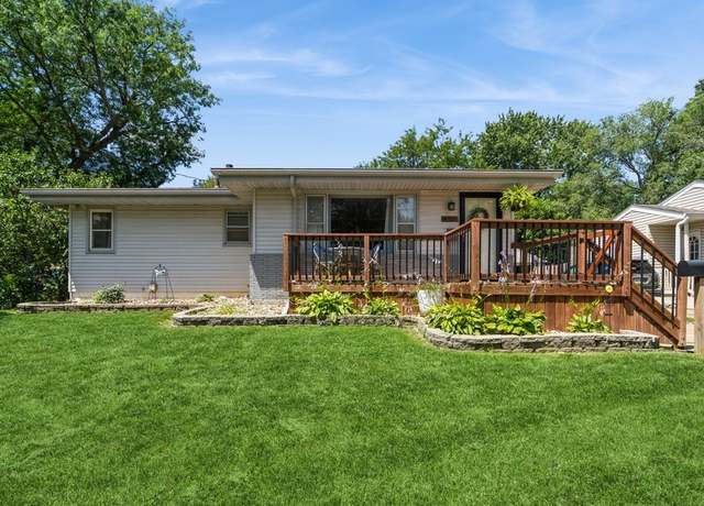 Property at 4020 54th St, Des Moines, IA 50310, 3 beds, 1.5 baths