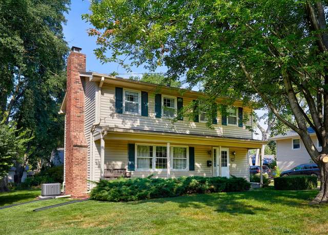 Property at 842 23rd St, West Des Moines, IA 50265, 4 beds, 1.5 baths
