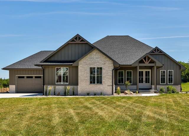 Property at 11173 NW 108th Ct, Granger, IA 50109, 5 beds, 3 baths