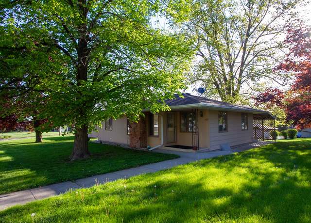 Property at 613 N Monroe St, Monroe, IA 50170, 2 beds, 1 bath