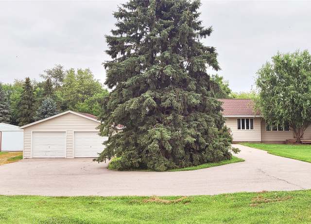 Property at 7295 SE Vandalia Dr, Runnells, IA 50237, 3 beds, 1.5 baths
