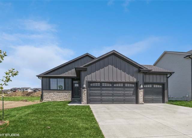 Property at 2705 SE Florence Dr, Waukee, IA 50263, 3 beds, 2 baths