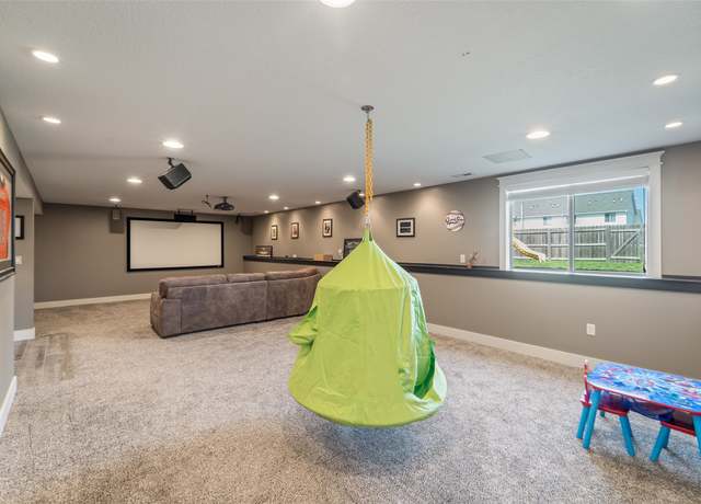 Property at 716 James St NE, Bondurant, IA 50035, 4 beds, 3 baths