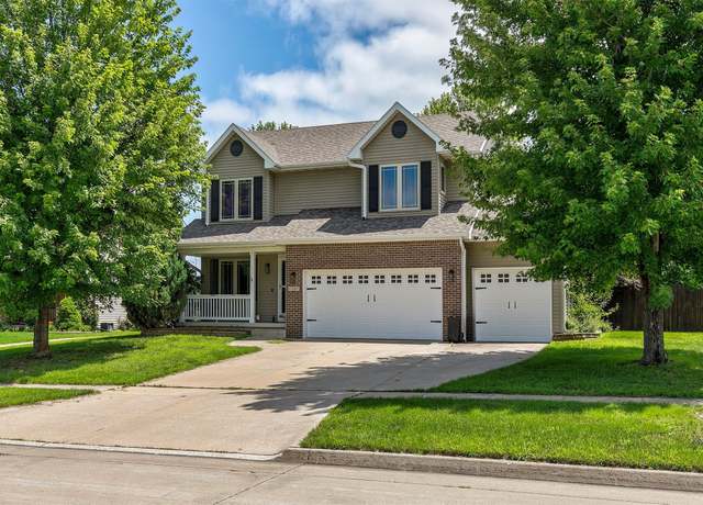 Property at 1107 Rosewood Dr, Altoona, IA 50009, 4 beds, 3.5 baths