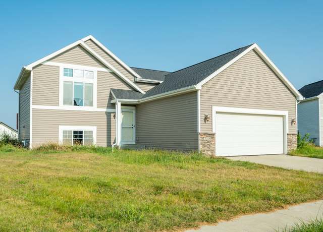 Property at 3209 Birch St SW, Bondurant, IA 50035, 3 beds, 2 baths