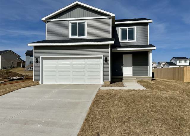 Property at 1005 Linden St, De Soto, IA 50069, 4 beds, 2.5 baths