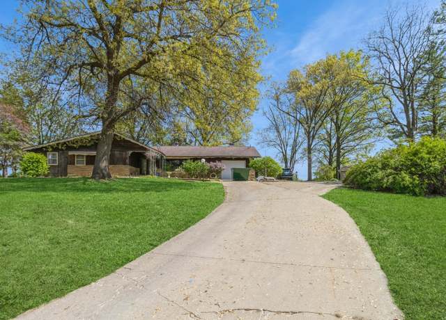 Property at 618 Patty Dr, Knoxville, IA 50138, 2 beds, 1.5 baths