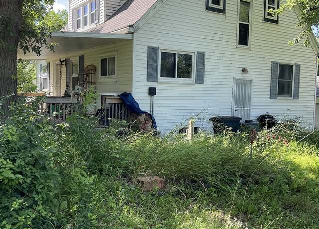 Property at 14715 Harrison St, Indianola, IA 50125, 3 beds, 2 baths