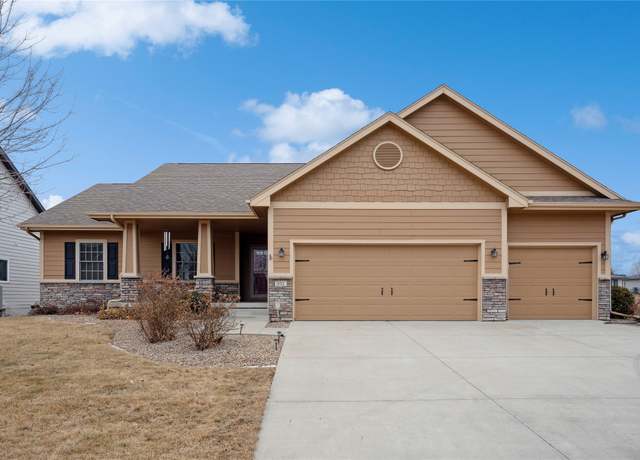 Property at 832 80th St, West Des Moines, IA 50266, 4 beds, 3 baths