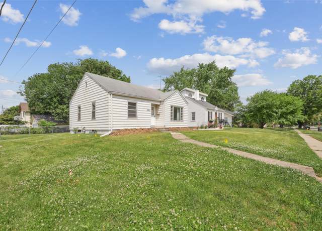 Property at 2900 48th Pl, Des Moines, IA 50310, 2 beds, 1 bath