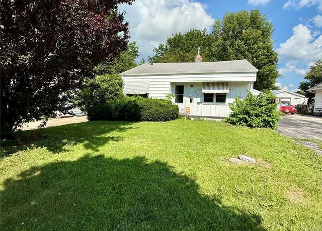 Property at 3623 Wright St, Des Moines, IA 50316, 2 beds, 1 bath