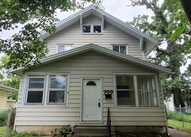 Property at 709 Oak Park Ave, Des Moines, IA 50313, 4 beds, 2.5 baths