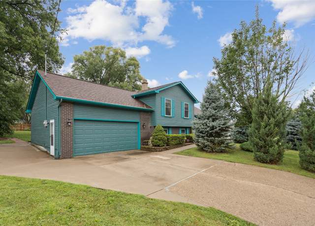 Property at 1616 Porter Ave, Des Moines, IA 50315, 4 beds, 2 baths