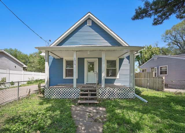 Property at 1519 Searle St, Des Moines, IA 50317, 2 beds, 1 bath