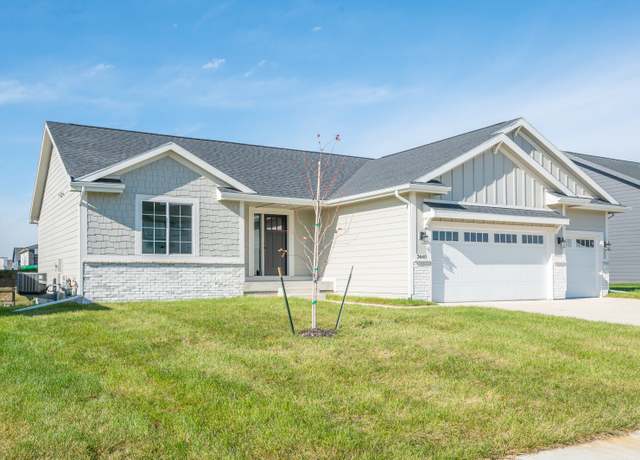 Property at 2640 Abbott Dr, Waukee, IA 50263, 5 beds, 3 baths